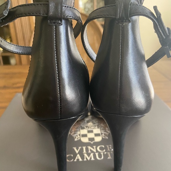 Vince Camuto classic black leather sandals - Picture 3 of 8